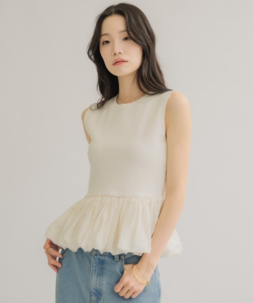 NEUNA(ヌナ)の「【全骨格スタイルアップ◎】ペプラムバルーンノースリトップス(Tシャツ/カットソー・レディース・ブラック/アイボリー・FREE)」の19枚目の写真