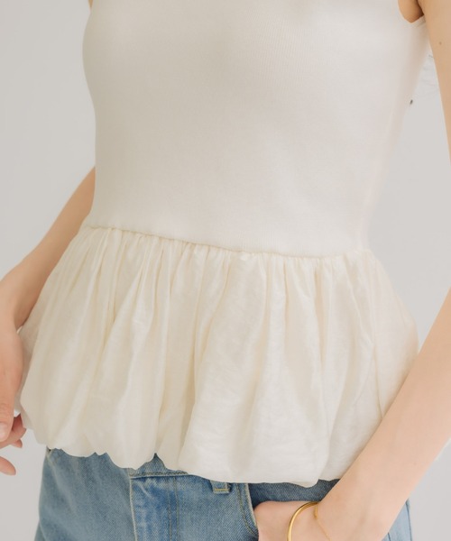 NEUNA(ヌナ)の「【全骨格スタイルアップ◎】ペプラムバルーンノースリトップス(Tシャツ/カットソー・レディース・ブラック/アイボリー・FREE)」の13枚目の写真