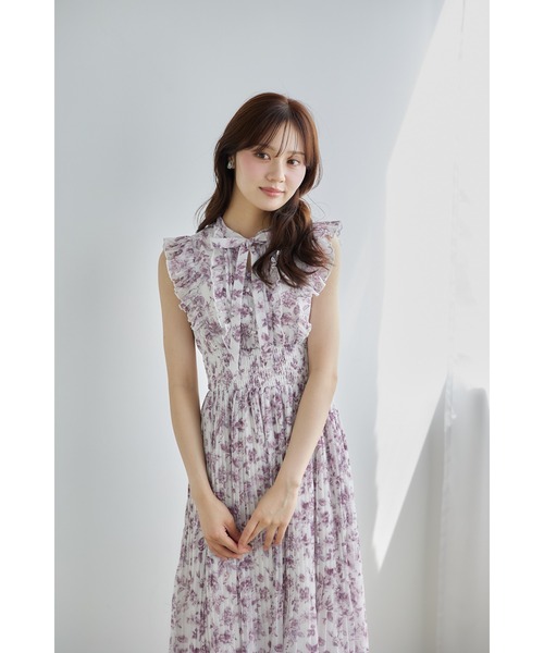 tocco closet（トッコ　クローゼット）の「リボン付きウエストシャーリングアンティークフラワープリントプリーツワンピース（ワンピース・レディース・チャコールグレー/バーガンディー・M）」の19枚目の写真