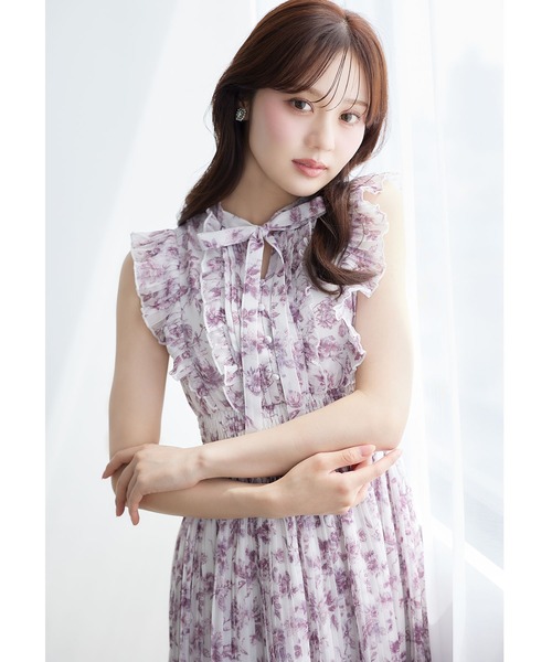 tocco closet（トッコ　クローゼット）の「リボン付きウエストシャーリングアンティークフラワープリントプリーツワンピース（ワンピース・レディース・チャコールグレー/バーガンディー・M）」の21枚目の写真