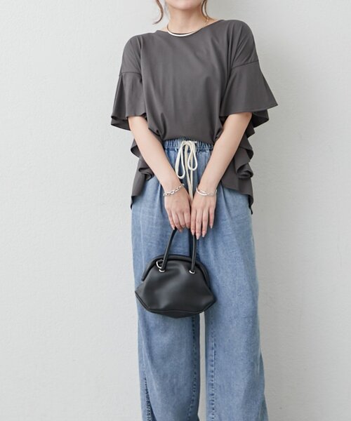 Remind me and forever(リマインドミーアンドフォーエバー)の「【接触冷感ひんやりタッチ】袖フレアーワイドTシャツ(Tシャツ/カットソー・レディース・オフホワイト/チャコールグレー/ブラック・FREE)」の14枚目の写真