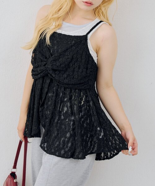 continuer de NICE CLAUP(コンティニューデナイスクラップ)の「胸元のリボンツイストがかわいい、キャミブラウス(シャツ/ブラウス・レディース・チェック/ブラック/オフホワイト/ドット・FREE)」の1枚目の写真