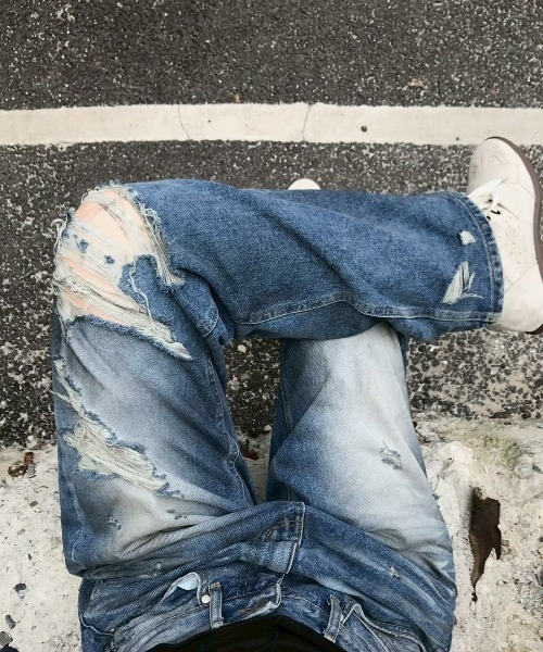 Chikashitsu +(チカシツプラス)の「【Chikashitsu +】super-destroyed damage wide denim pants / 【チカシツプラス】スーパーデストロイドダメージワイドデニムパンツ(デニムパンツ・メンズ・ブルー・M/S)」の21枚目の写真