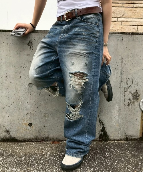 Chikashitsu +(チカシツプラス)の「【Chikashitsu +】super-destroyed damage wide denim pants / 【チカシツプラス】スーパーデストロイドダメージワイドデニムパンツ(デニムパンツ・メンズ・ブルー・M/S)」の15枚目の写真