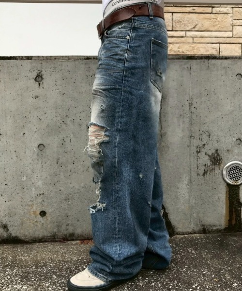 Chikashitsu +(チカシツプラス)の「【Chikashitsu +】super-destroyed damage wide denim pants / 【チカシツプラス】スーパーデストロイドダメージワイドデニムパンツ(デニムパンツ・メンズ・ブルー・M/S)」の17枚目の写真
