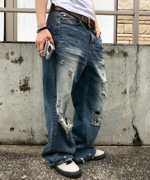 Chikashitsu +(チカシツプラス)の「【Chikashitsu +】super-destroyed damage wide denim pants / 【チカシツプラス】スーパーデストロイドダメージワイドデニムパンツ(デニムパンツ・メンズ・ブルー・M/S)」の16枚目の写真