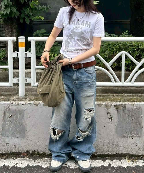 Chikashitsu +(チカシツプラス)の「【Chikashitsu +】super-destroyed damage wide denim pants / 【チカシツプラス】スーパーデストロイドダメージワイドデニムパンツ(デニムパンツ・メンズ・ブルー・M/S)」の14枚目の写真