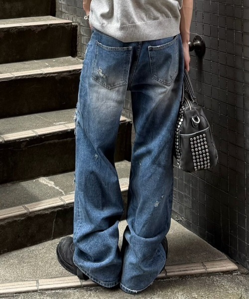 Chikashitsu +(チカシツプラス)の「【Chikashitsu +】super-destroyed damage wide denim pants / 【チカシツプラス】スーパーデストロイドダメージワイドデニムパンツ(デニムパンツ・メンズ・ブルー・M/S)」の13枚目の写真