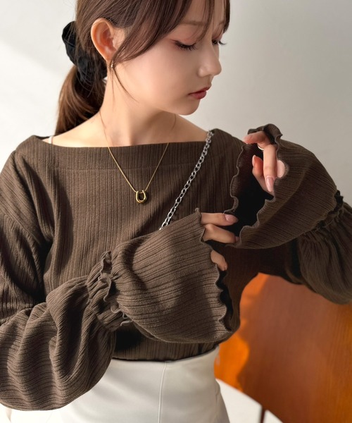 classicalelf(クラシカルエルフ)の「手元に余韻を残す、大人フェミニンな甘さ。キャンディースリーブランダムテレコリブトップス(長袖)(Tシャツ/カットソー・レディース・モカ/ブラック/ブラウン/アイボリー・LARGE/X-LARGE/MEDIUM/SMALL)」の15枚目の写真