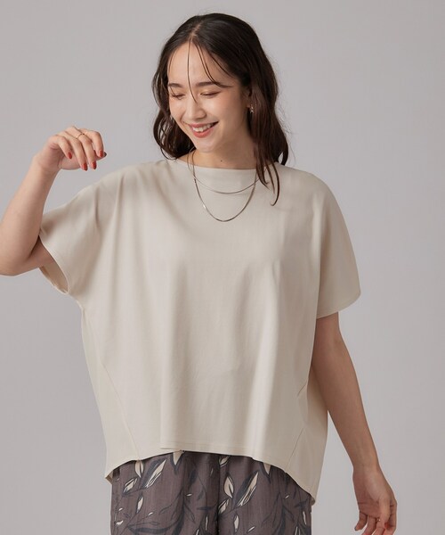 SHOO・LA・RUE(シューラルー)の「【体型カバー/S-LL】後ろ姿も映える 異素材ドッキングトップス(Tシャツ/カットソー・レディース・ホワイト/ブラック/ライトベージュ/ベビーピンク・01/02/03/04)」の5枚目の写真
