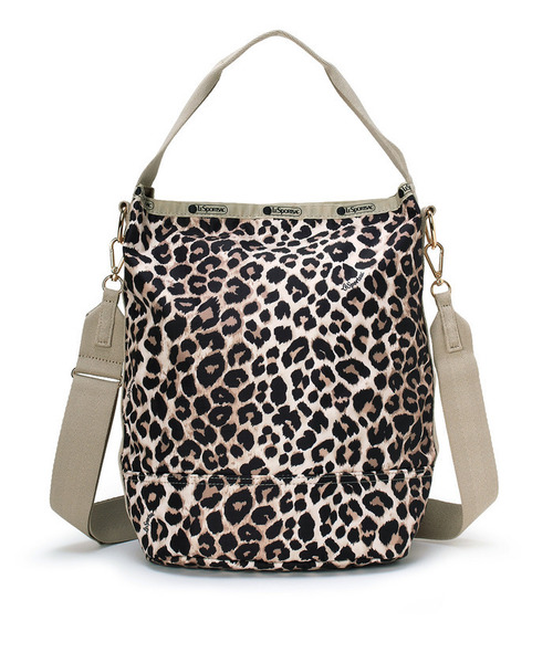 LeSportsac(レスポートサック)の「CONVERTIBLE BUCKET BAG ラテレオパード(ショルダーバッグ・レディース・ベージュ・FREE)」の4枚目の写真