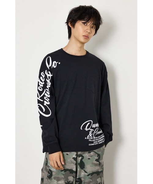 RODEO CROWNS WIDE BOWL(ロデオクラウンズワイドボウル)の「ショルダーロゴ長袖Tシャツ(Tシャツ/カットソー・メンズ・ダークグリーン/ホワイト/ブラック・MEDIUM/LARGE)」の1枚目の写真