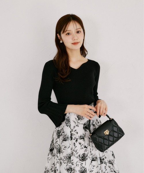 tocco closet（トッコ　クローゼット）の「ハートネックフレアスリーブリブニットプルオーバー（ニット/セーター・レディース・ブラック/ピンク/アイボリー・M）」の8枚目の写真