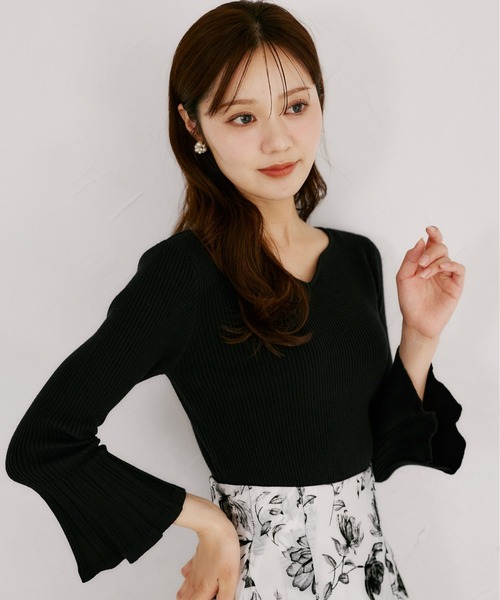tocco closet（トッコ　クローゼット）の「ハートネックフレアスリーブリブニットプルオーバー（ニット/セーター・レディース・ブラック/ピンク/アイボリー・M）」の9枚目の写真