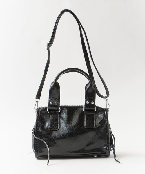 Chick(チック)の「2way Lace-up Studs Belt Hand Bag with Charm / チャーム付き 2WAY レースアップ スタッズ ベルト ハンドバッグ ショルダーバッグ ショルダー取り外し可能 y2k 韓国系 コンパクト ミニ レディース 2026年 夏 夏服(ショルダーバッグ・レディース・ブラック/ブルー/ピンク/アイボリー・FREE)」の15枚目の写真