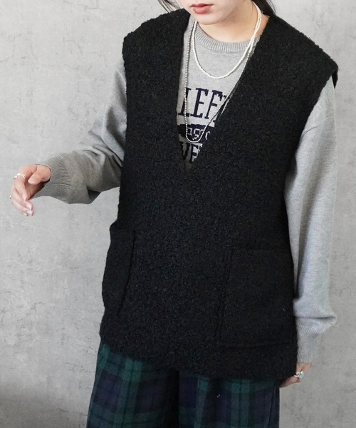 SELECT LEVERY(セレクトリベリー)の「2WAYリバーシブルVネックボアベスト(ベスト・レディース・ブラック/アイボリー/モカ/ライトベージュ・MEDIUM)」の1枚目の写真
