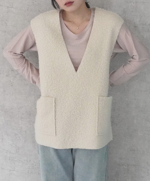 SELECT LEVERY(セレクトリベリー)の「2WAYリバーシブルVネックボアベスト(ベスト・レディース・ブラック/アイボリー/モカ/ライトベージュ・MEDIUM)」の16枚目の写真