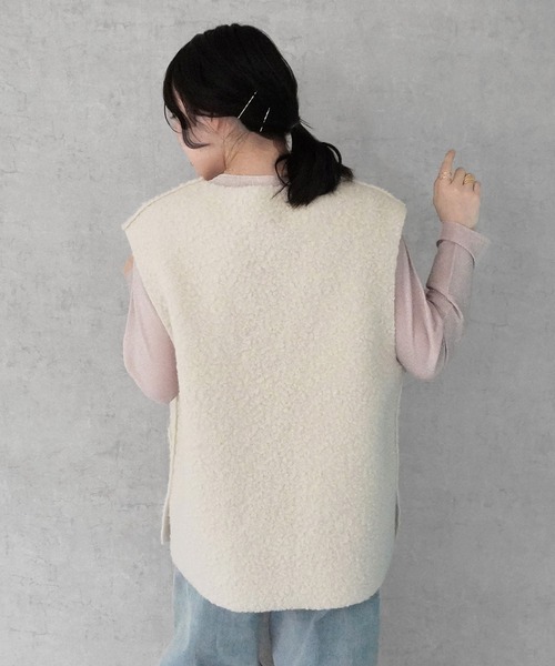 SELECT LEVERY(セレクトリベリー)の「2WAYリバーシブルVネックボアベスト(ベスト・レディース・ブラック/アイボリー/モカ/ライトベージュ・MEDIUM)」の14枚目の写真