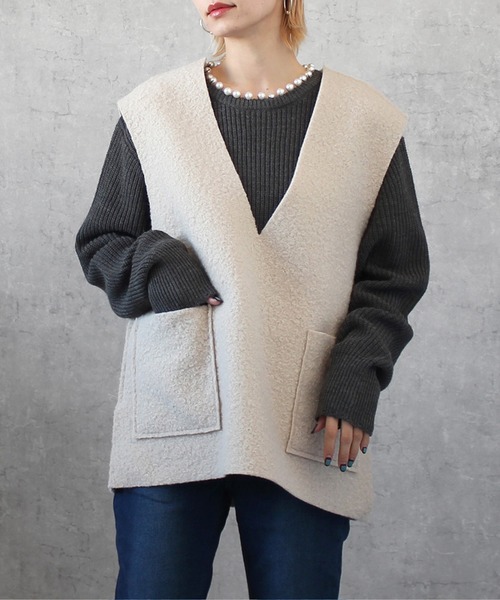 SELECT LEVERY(セレクトリベリー)の「2WAYリバーシブルVネックボアベスト(ベスト・レディース・ブラック/アイボリー/モカ/ライトベージュ・MEDIUM)」の12枚目の写真