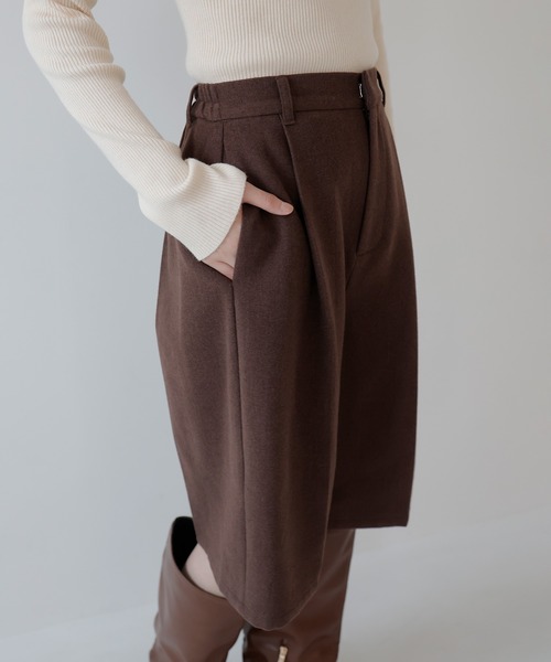 AMUU. PRECIEUSE(アムープレシューズ)の「【SETUP対応】ウールライクタックハーフパンツ(その他パンツ・レディース・チャコールグレー/ブラウン・FREE)」の9枚目の写真