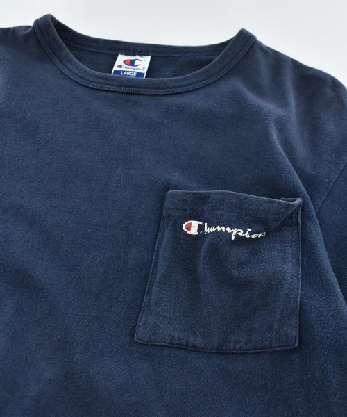 Champion(チャンピオン)の「【USED】90's Champion ポケット付き Tシャツ USA製(Tシャツ/カットソー・メンズ・ネイビー・LARGE)」の2枚目の写真