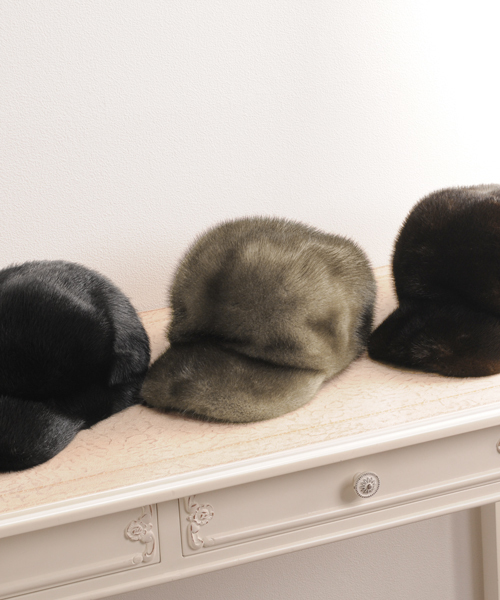 sankyo shokai(サンキョウショウカイ)の「ミンクファーキャスケット帽子(キャスケット・レディース・ブラック/ダークブラウン/グレー・フリー)」の4枚目の写真