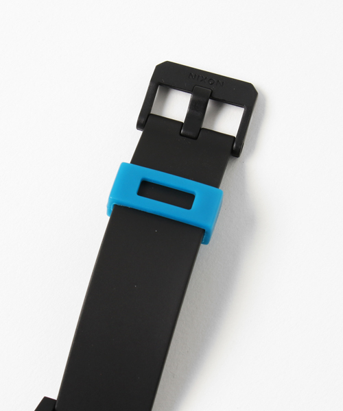 NIXON（ニクソン）の「THE TIME TELLER P（アナログ腕時計・レディース・ブルー/ホワイト×ゴールド/レッド/ブラック/ブラック系その他/ブラック×ブルー/ブラック系その他2・FREE）」の15枚目の写真