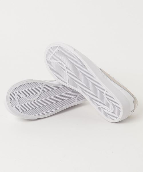 NIKE（ナイキ）の「【NIKE】ナイキ ウィメンズ ブレーザー LOWLE（スニーカー・レディース・ブラック/レッド/ベージュ/グレー・23cm/23.5cm/24.0cm/24.5cm）」の5枚目の写真