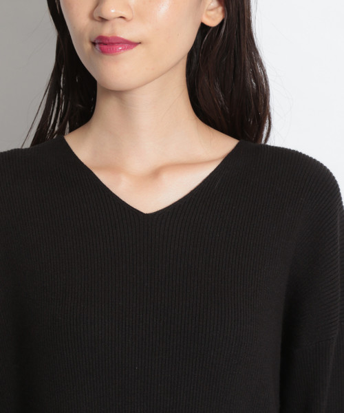 niko and...(ニコアンド)の「VISナイロンリブVネックプルオーバー(ニット/セーター・レディース・ブラック/ベージュ/レッド/チャコール・MEDIUM/LARGE)」の12枚目の写真