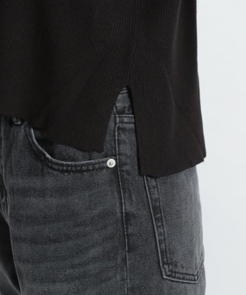 niko and...(ニコアンド)の「VISナイロンリブVネックプルオーバー(ニット/セーター・レディース・ブラック/ベージュ/レッド/チャコール・MEDIUM/LARGE)」の14枚目の写真