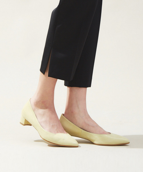 PICHE ABAHOUSE(ピシェ アバハウス)の「fluffy fitアシンメトリーカットパンプス(パンプス・レディース・ブラック/イエロー/ベージュ/グリーン・36/38/37/39/35/34/40)」の17枚目の写真