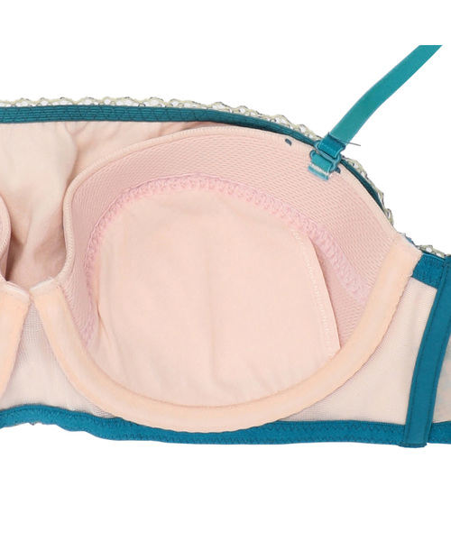 【未使用】ジオメトリックアクティブブラトップ Amazon | [AMOSTYLE BY Triumph] [アモスタイル] 夢みるブラ