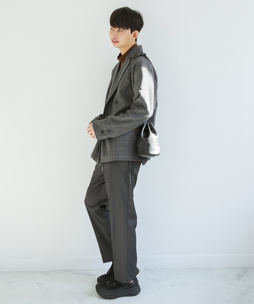 Niell（ニール）の「フェイクレザー ドローストリング 巾着 ポーチ（ハンドバッグ・メンズ・ブラック・FREE）」の9枚目の写真