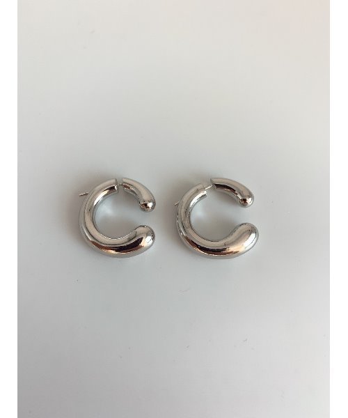mou(モウ)の「キャッチ変形Cカーブピアス(ピアス(両耳用)・レディース・シルバー/ゴールド・FREE)」の9枚目の写真
