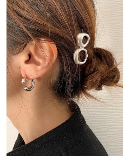 mou(モウ)の「キャッチ変形Cカーブピアス(ピアス(両耳用)・レディース・シルバー/ゴールド・FREE)」の14枚目の写真