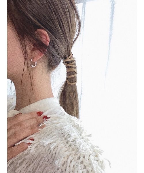 mou(モウ)の「キャッチ変形Cカーブピアス(ピアス(両耳用)・レディース・シルバー/ゴールド・FREE)」の16枚目の写真