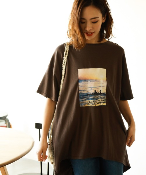 BAYFLOW(ベイフロー)の「フォトプリントBIG TEE(Tシャツ/カットソー・レディース・ベージュ/ブラウン/オフホワイト・FREE)」の2枚目の写真