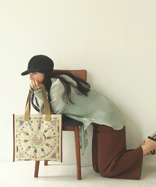 TOPKAPI（トプカピ）の「[トプカピ トレジャー]TOPKAPI TREASURE スカーフ パネル柄 マチなし トート バッグ（トートバッグ・レディース・ベージュ/ネイビー・FREE）」の9枚目の写真