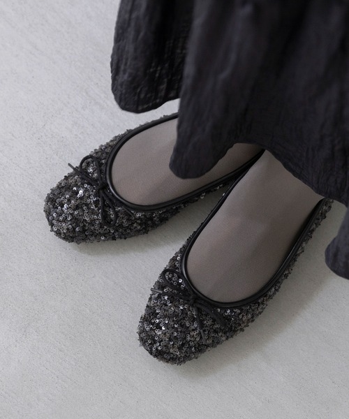 menue(メヌエ)の「【21.0~26.5サイズ展開 / 新色追加】【 ふわカル 】 スクエアトゥ バレエシューズ(バレエシューズ・レディース・アイボリー/ブラック/ライトグリーン/ブラウン系その他2/パープル/レッド系その他/ブロンズ/グレイッシュベージュ/ベージュ系その他/グリーン/アッシュグレー/レオパード/シルバー/アッシュブラウン/ブラウン系その他/キャメル/ブラック系その他/パイソン/その他/ベージュ系その他4/ブラック系その他3/ベージュ系その他2/ブルー/ラベンダー/ブラック系その他2/ベージュ系その他3/ドット/チャコールグレー/ベージュ系その他5/ブラック系その他4/ブラウン系その他4/ホワイト系その他2/ゼブラ/ブラウン系その他3/ブラウン系その他5/ホワイト系その他/ゴールド/グレー系その他/レッド/グレー系その他2/ブラック系その他5/ペールイエロー/その他1/ブラウン系その他6/ピンク/グリーン系その他/その他2/アニマル/イエロー/ブルー系その他/チェック/グレー系その他3/ブラウン系その他7/ライトグレー/オレンジ/ゴールド系その他/ダークグリーン/シルバー系その他2/シルバー系その他/ピンク系1/ブラック系1/ベージュ系1/ブラウン系/オフホワイト/ベージュ系2/ダークブラウン/レッド系その他2/ブラウン/ホワイト系その他3/ブラック系その他7/ブラック系その他6/ライトブルー/ホワイト系その他5/ブラウン系1/ブラック系/ホワイト系その他4/レッド系/ブルー系その他2/ブラック系2・25.0cm/23.0cm/26.0cm/24.0cm/24.5cm/23.5cm/21.5cm/22.0cm/26.5cm/25.5cm/22.5cm/21.0cm)」の18枚目の写真