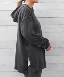 TRAP/U （トラップユー）の「【69】【TRAP/U】サイド釦　プルパーカー（パーカー）」