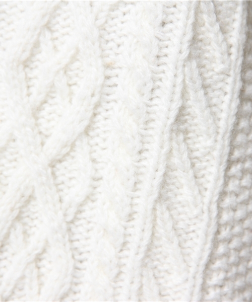 LE JUN(ルジュン)の「ケーブル柄クルーPO(ニット/セーター・レディース・グレー/ホワイト/ブルー・SMALL/MEDIUM/LARGE)」の4枚目の写真