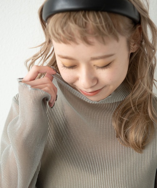 MERLOT（メルロー）の「シアープリーツハイネックメローTOPS（Tシャツ/カットソー・レディース・アイボリー/パープル/ライトグレー・FREE）」の19枚目の写真