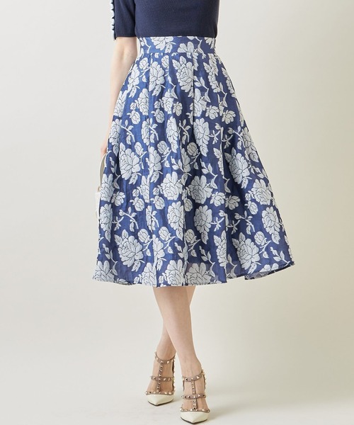 tocco closet(トッコ クローゼット)の「オーガンジージャガードタックフレアスカート≪tocco closet luxe≫(スカート・レディース・オフホワイト/ブラック/ネイビー・M)」の1枚目の写真