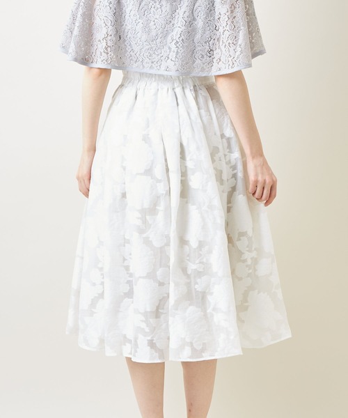 tocco closet(トッコ クローゼット)の「オーガンジージャガードタックフレアスカート≪tocco closet luxe≫(スカート・レディース・オフホワイト/ブラック/ネイビー・M)」の4枚目の写真