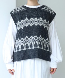 cardo fabrica（カルドファブリカ）の「ケーブル×編み込み柄ハンド