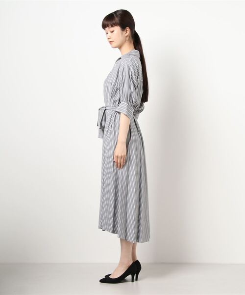 TITE IN THE STORE（ティテ　インザ　ストア）の「ウエストベルト付きストライプ半袖シャツワンピース（シャツワンピース・レディース・グレー/グリーン/パープル・38）」の4枚目の写真
