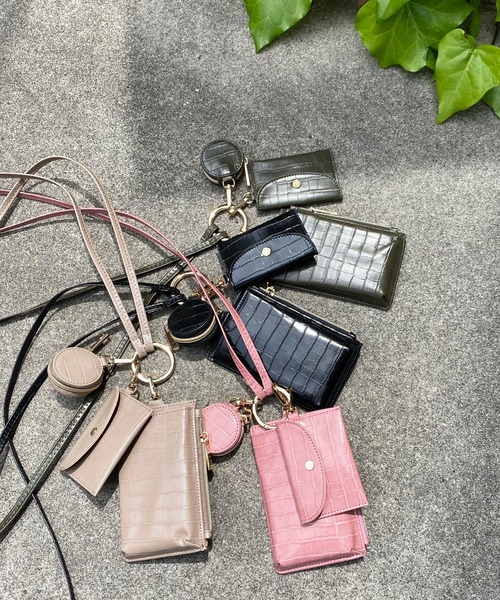 DouDou（ドゥドゥ）の「型押しマルチスマホショルダー（ショルダーバッグ・レディース・ブラック/グレイッシュベージュ/カーキ/ピンク・FREE）」の11枚目の写真