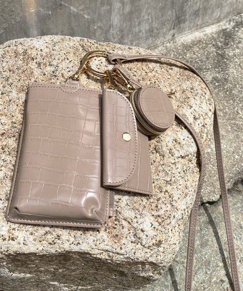 DouDou（ドゥドゥ）の「型押しマルチスマホショルダー（ショルダーバッグ・レディース・ブラック/グレイッシュベージュ/カーキ/ピンク・FREE）」の13枚目の写真