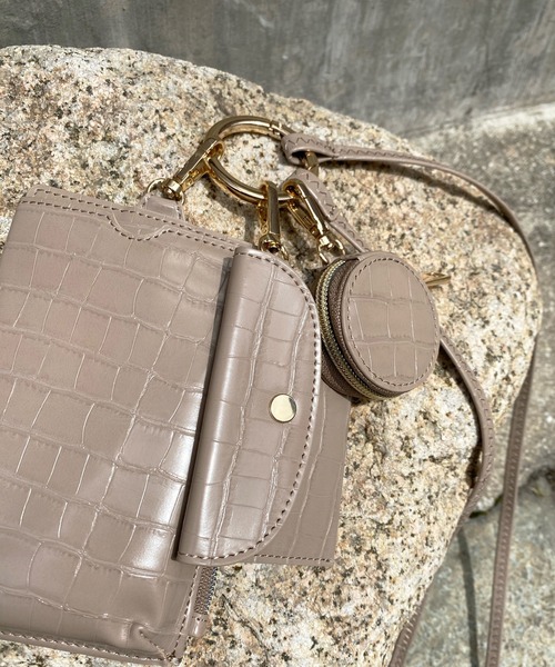 DouDou（ドゥドゥ）の「型押しマルチスマホショルダー（ショルダーバッグ・レディース・ブラック/グレイッシュベージュ/カーキ/ピンク・FREE）」の15枚目の写真