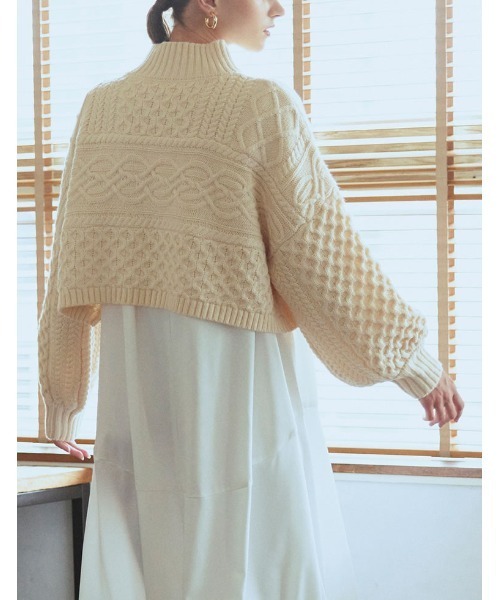 Re:EDIT（リエディ）の「ケーブル編みショート丈ニットトップス（ニット/セーター・レディース・オレンジ/ブラック/モカ/アイボリー・LARGE/MEDIUM）」の6枚目の写真